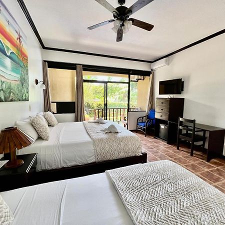 The Backyard Beachfront Hotel Jaco Luaran gambar