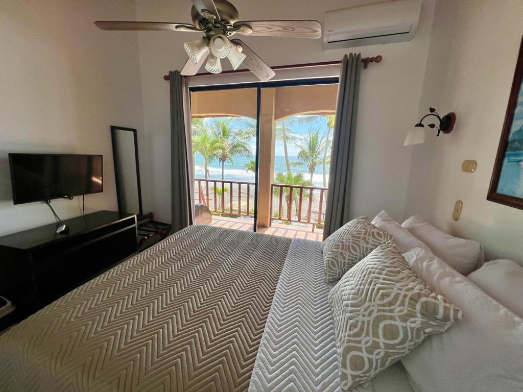The Backyard Beachfront Hotel Jaco Luaran gambar