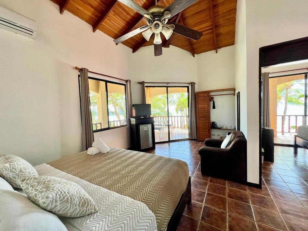 The Backyard Beachfront Hotel Jaco Luaran gambar