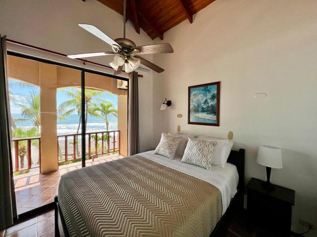 The Backyard Beachfront Hotel Jaco Luaran gambar