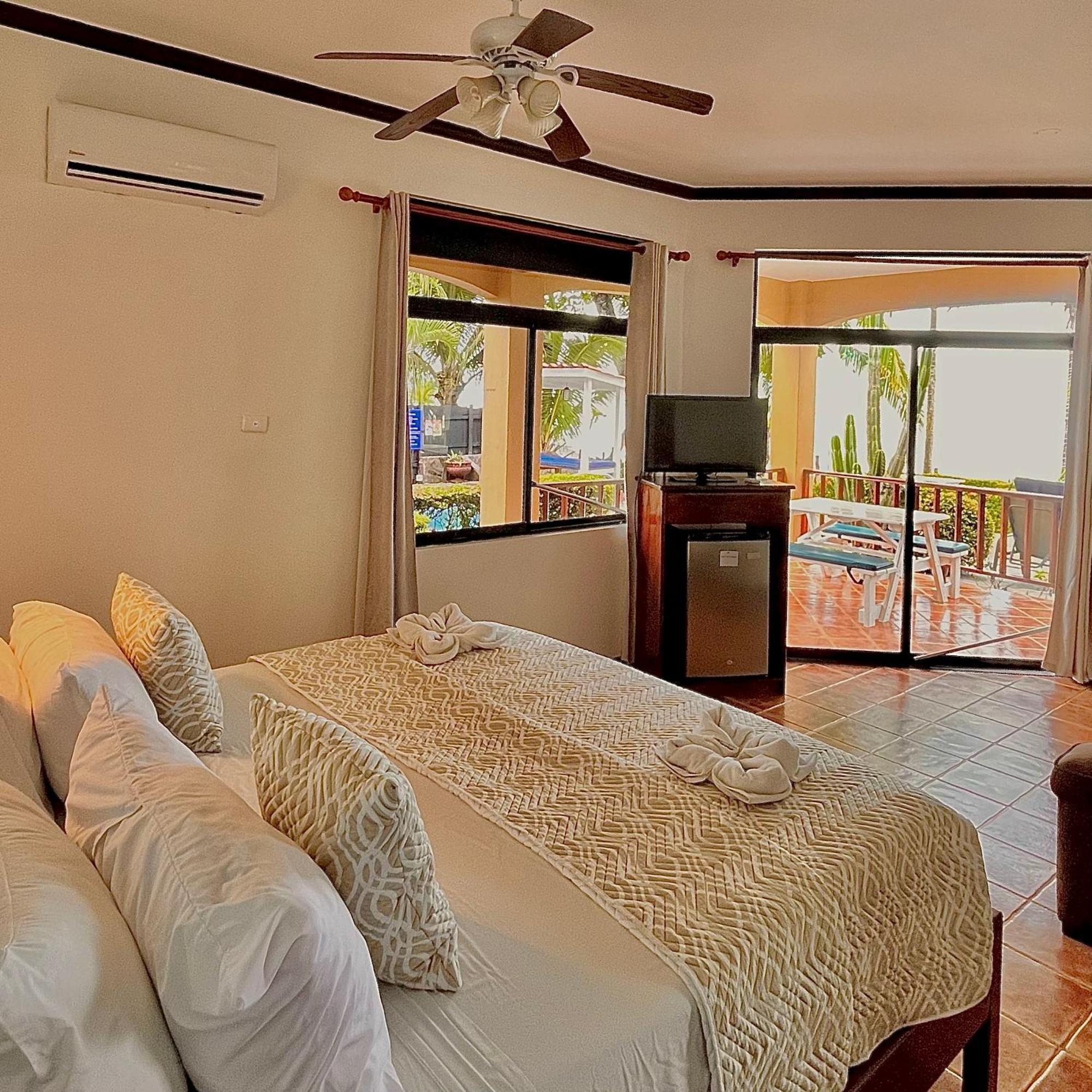 The Backyard Beachfront Hotel Jaco Luaran gambar