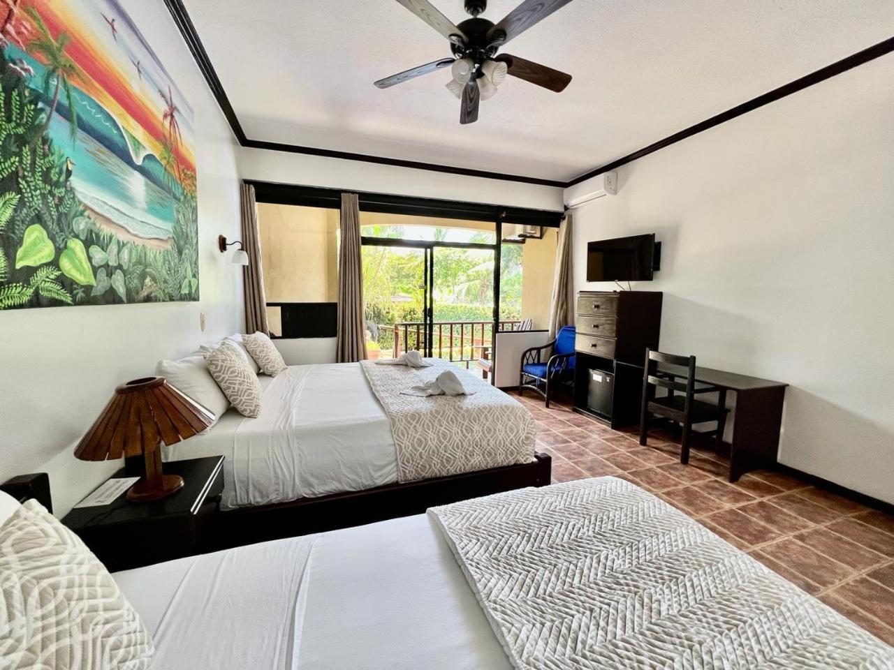 The Backyard Beachfront Hotel Jaco Luaran gambar