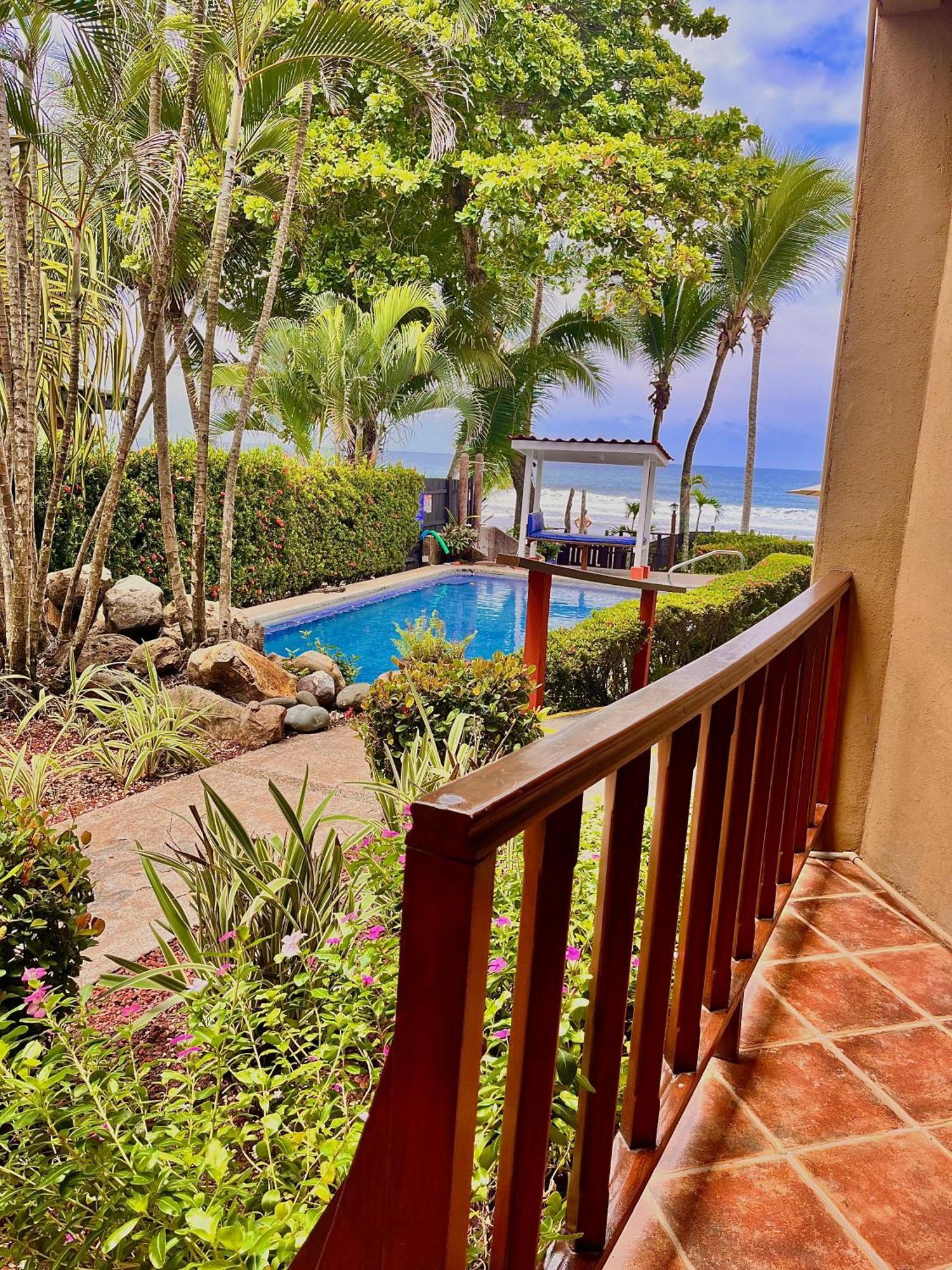 The Backyard Beachfront Hotel Jaco Luaran gambar