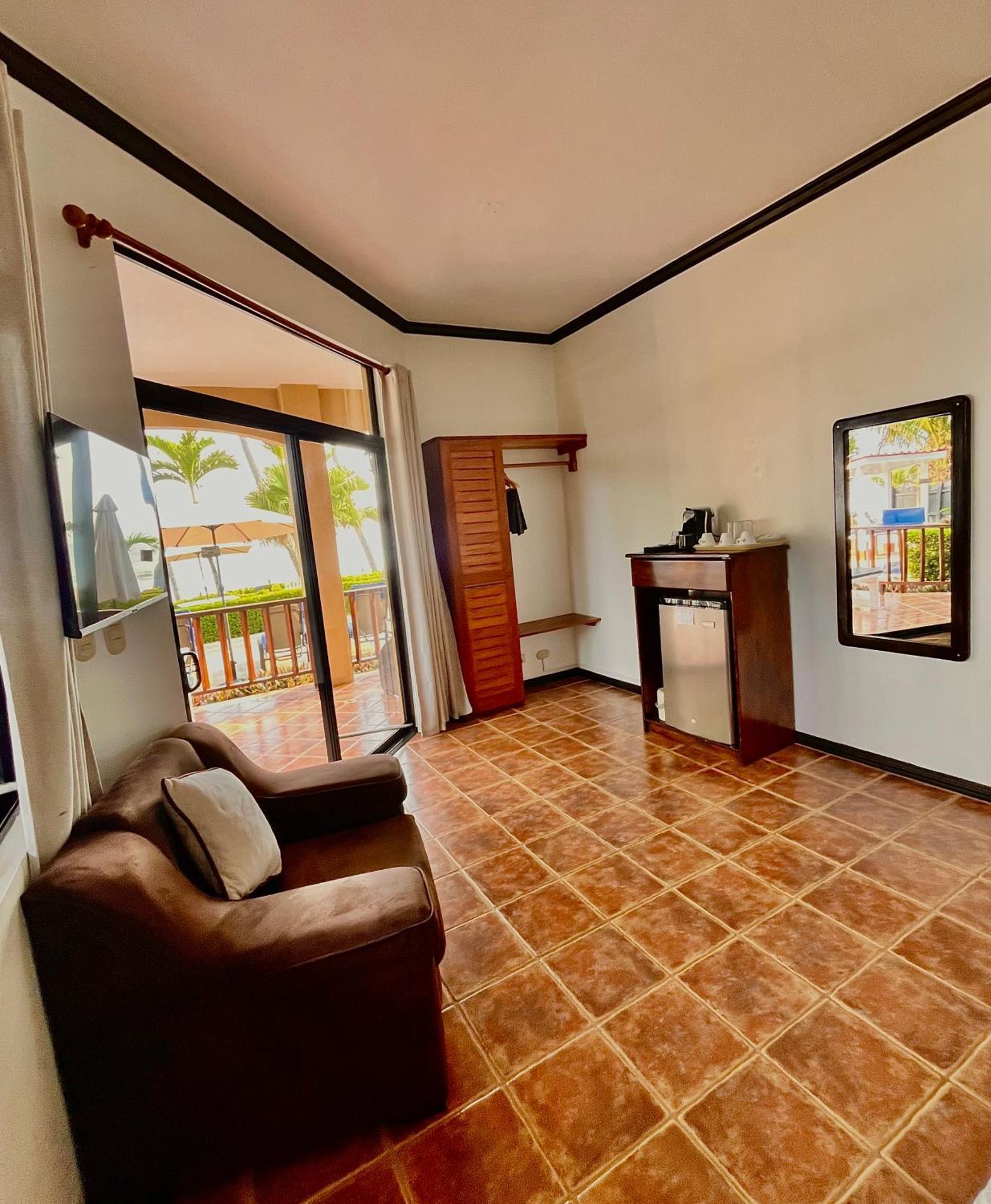 The Backyard Beachfront Hotel Jaco Luaran gambar